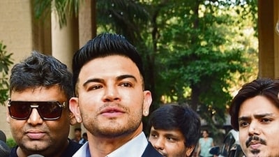 Mumbai, India – April 13, 2024: Actor Sahil Khan leaves the Mumbai Police Headquarters after the interrogation in the Mahadev App case, at the CP office, in Mumbai, India, on Saturday, April 13, 2024. (Photo by Bhushan Koyande/HT Photo) Mumbai, India – April 13, 2024: Actor Sahil Khan leaves the Mumbai Police Headquarters after the interrogation in the Mahadev App case, at the CP office, in Mumbai, India, on Saturday, April 13, 2024. (Photo by Bhushan Koyande/HT Photo)