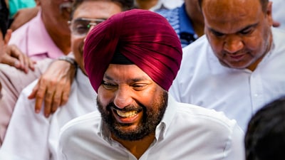 Former Delhi Congress chief Arvinder Singh Lovely during a press conference, in New Delhi. (PTI) Former Delhi Congress chief Arvinder Singh Lovely during a press conference, in New Delhi. (PTI)