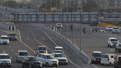Several commuters are desperate to take shortcuts and it doesn’t matter if the roads are broad, or narrow, or arterial stretches, said a traffic police officer. (HT Photo) Several commuters are desperate to take shortcuts and it doesn’t matter if the roads are broad, or narrow, or arterial stretches, said a traffic police officer. (HT Photo)