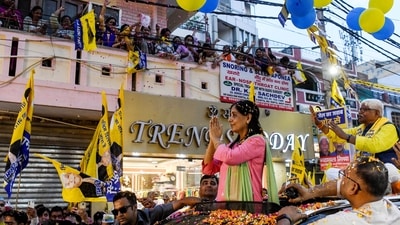 Sunita Kejriwal, wife of Delhi Chief Minister Arvind Kejriwal, during a roadshow in support of the party candidate Mahabal Mishra from West Delhi constituency, in New Delhi. (ANI) Sunita Kejriwal, wife of Delhi Chief Minister Arvind Kejriwal, during a roadshow in support of the party candidate Mahabal Mishra from West Delhi constituency, in New Delhi. (ANI)