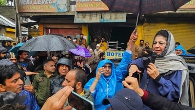 Jammu and Kashmir Peoples Democratic Party (PDP) president Mehbooba Mufti during an election rally in Anantnag, Union territory of J & K. (PTI) Jammu and Kashmir Peoples Democratic Party (PDP) president Mehbooba Mufti during an election rally in Anantnag, Union territory of J & K. (PTI)