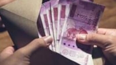 A team of the Haryana Anti-Corruption Bureau (ACB) has arrested constable Vikas, posted at Durga Shakti-2 in Gurugram district, red-handed while allegedly taking a bribe of ₹20,000. The accused cop was demanding a bribe from the complainant in lieu of not raiding his fast-food shop located in Sector 33. (Getty Images/iStockphoto/ Representational image) A team of the Haryana Anti-Corruption Bureau (ACB) has arrested constable Vikas, posted at Durga Shakti-2 in Gurugram district, red-handed while allegedly taking a bribe of ₹20,000. The accused cop was demanding a bribe from the complainant in lieu of not raiding his fast-food shop located in Sector 33. (Getty Images/iStockphoto/ Representational image)