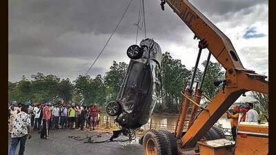 Body was stuck in the vehicle fished out of the canal near Doraha on Monday. (HT Photo) Body was stuck in the vehicle fished out of the canal near Doraha on Monday. (HT Photo)