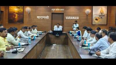 District magistrate S Rajalingam holding meeting with the representatives of political parties in Varanasi. (HT) District magistrate S Rajalingam holding meeting with the representatives of political parties in Varanasi. (HT)