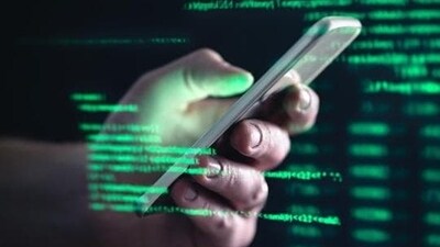 Eight mobile phones, 13 SIM cards and six CPUs were recovered from the accused. (Representative Image)