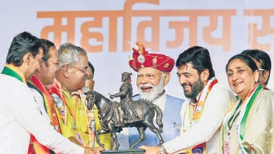 Prime Minister Narendra Modi being felicitated by (on right) Pune and Baramati candidates Murlidhar Mohol, Sunetra Pawar and Shivajirao Adhalrao, and Shrirang Barne of Shirur and Maval candidates during a public meeting in Pune on Monday. (ANI) Prime Minister Narendra Modi being felicitated by (on right) Pune and Baramati candidates Murlidhar Mohol, Sunetra Pawar and Shivajirao Adhalrao, and Shrirang Barne of Shirur and Maval candidates during a public meeting in Pune on Monday. (ANI)