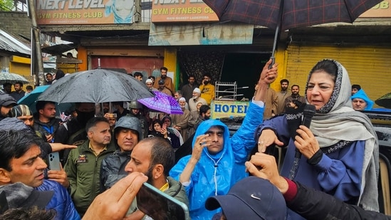 Jammu and Kashmir Peoples Democratic Party (PDP) president Mehbooba Mufti during an election rally in Anantnag, Union territory of J &amp; K.(PTI)