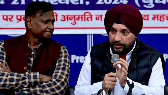 Udit Raj and Arvinder Singh Lovely during a press conference. (Vipin Kumar/ HT file)