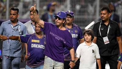 Shah Rukh and AbRam were seen having fun during the match at Eden Gardens. Shah Rukh pretended to grab his son's neck and Abram was seen getting annoyed for a moment during their playful time. He told Shah Rukh something with a raised finger and the actor nodded. (AFP) Shah Rukh and AbRam were seen having fun during the match at Eden Gardens. Shah Rukh pretended to grab his son's neck and Abram was seen getting annoyed for a moment during their playful time. He told Shah Rukh something with a raised finger and the actor nodded. (AFP)