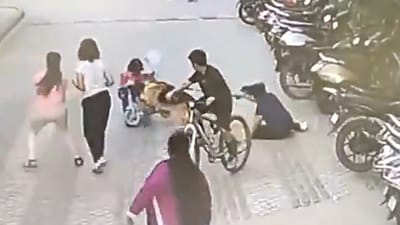 Vanya suffered injuries on her hands and waist from the dog's bites and scratches inflicted by its claws. (Screengrab)