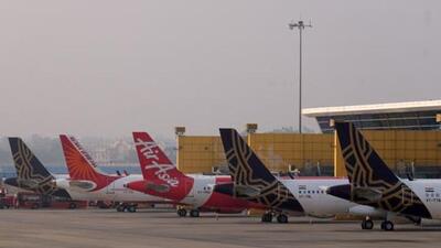 Grounded aircraft stand at Terminal 3 at the Indira Gandhi International Airport during a lockdown implemented due to the coronavirus in New Delhi, India, on Wednesday, April 29, 2020. India won’t allow commercial flights to operate until it is confident that the coronavirus outbreak is under control, piling further pressure on the country’s cash-strapped airlines. Photographer: T. Narayan/Bloomberg (Bloomberg) Grounded aircraft stand at Terminal 3 at the Indira Gandhi International Airport during a lockdown implemented due to the coronavirus in New Delhi, India, on Wednesday, April 29, 2020. India won’t allow commercial flights to operate until it is confident that the coronavirus outbreak is under control, piling further pressure on the country’s cash-strapped airlines. Photographer: T. Narayan/Bloomberg (Bloomberg)