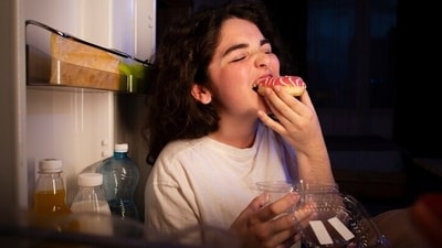 "Ever find yourself wandering to the fridge late at night? It’s something many of us struggle with, especially when balancing busy schedules and long hours. Over time, I've developed a strategy to curb those night-time cravings and thought I'd share a few tips that might help!" says Nutritionist Karishma Shah in her recent Instagram post. Here's what she does. (Freepik) "Ever find yourself wandering to the fridge late at night? It’s something many of us struggle with, especially when balancing busy schedules and long hours. Over time, I've developed a strategy to curb those night-time cravings and thought I'd share a few tips that might help!" says Nutritionist Karishma Shah in her recent Instagram post. Here's what she does. (Freepik)