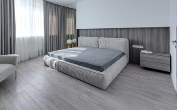Queen size mattresses offer the perfect blend of comfort and space with ample room to stretch out comfortably. (Pexels)