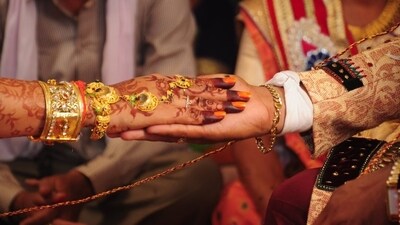 The post that claimed that a man paid lakhs to get high-profile matches for his daughter gained significant traction on social media. (Representational Image/Unsplash) The post that claimed that a man paid lakhs to get high-profile matches for his daughter gained significant traction on social media. (Representational Image/Unsplash)