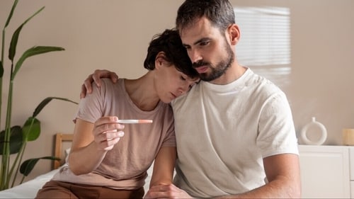 Ageing and infertility in men: Effects of age on male fertility, strategies for maintaining reproductive health (Image by Freepik)