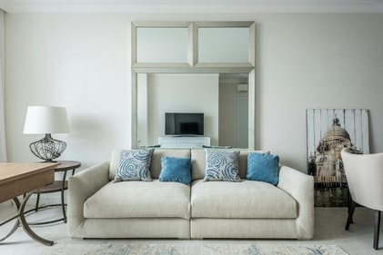 Soft, tranquil interiors can be achieved via the Vanilla Girl aesthetic (Pexels)