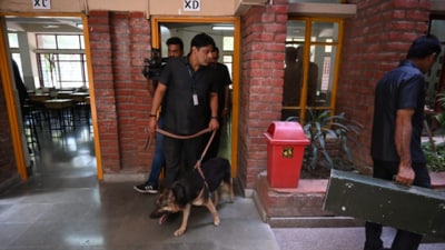 Local police and bomb disposal teams were rushed to the schools. (HT PHOTO) Local police and bomb disposal teams were rushed to the schools. (HT PHOTO)