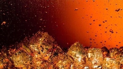 Consuming cold drinks, especially accompanied by a meal, hinders the digestive process. We should avoid regular consumption of cold drinks. Consuming cold drinks, especially accompanied by a meal, hinders the digestive process. We should avoid regular consumption of cold drinks. 