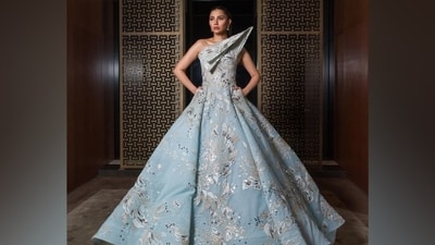 Meanwhile, Mahira's post garnered love from her fans. They took to the comments section to shower her with praise. One user wrote, “Elsa vibes.” Another commented, “Real life Cinderella.” A fan called her “Queen”, and another remarked, “Can't take my eyes off her.” (Instagram) Meanwhile, Mahira's post garnered love from her fans. They took to the comments section to shower her with praise. One user wrote, “Elsa vibes.” Another commented, “Real life Cinderella.” A fan called her “Queen”, and another remarked, “Can't take my eyes off her.” (Instagram)