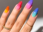 Rock that cool summer style with jelly nails (Jelly nails by claudia_hrnandez, Instagram )