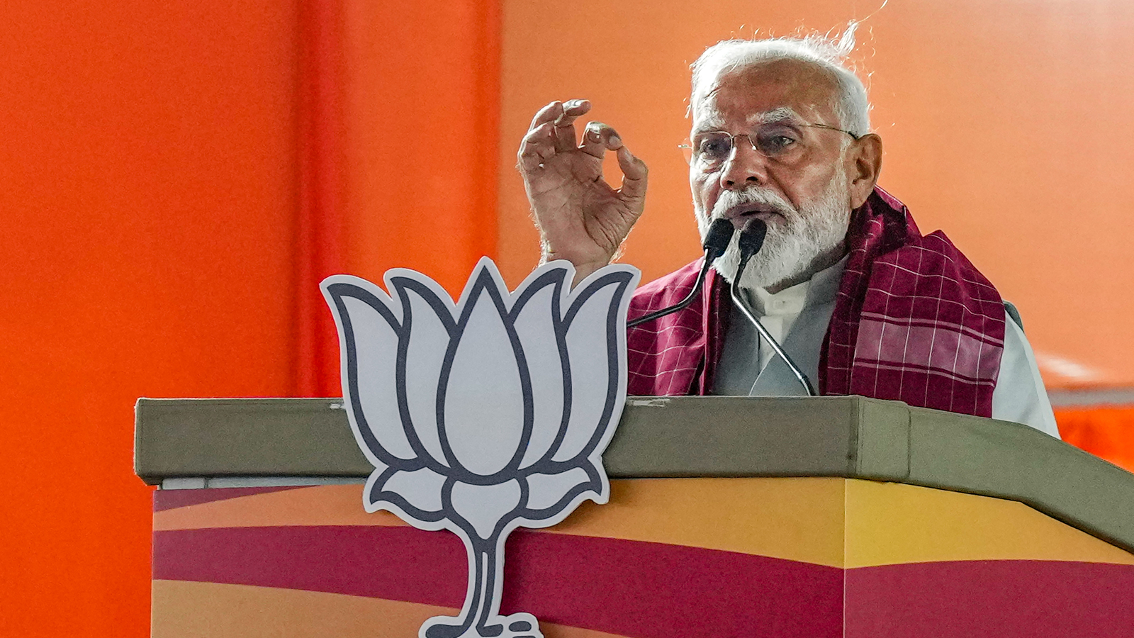 PM Modi arrives in Kolkata, to address three poll rallies in Bengal on Friday - Vimarsana News