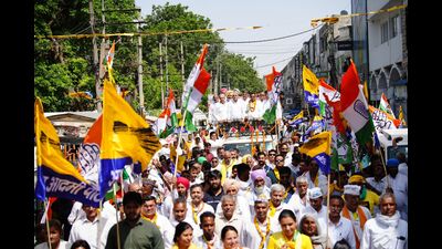 Before filing their nomination papers, Gupta took out a roadshow, in which Hooda was present, while Jindal addressed a rally. (HT Photo) Before filing their nomination papers, Gupta took out a roadshow, in which Hooda was present, while Jindal addressed a rally. (HT Photo)