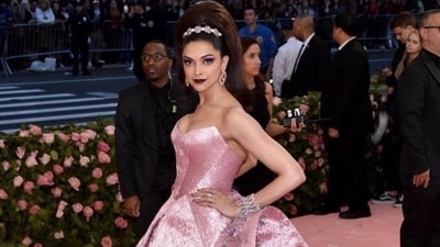 ranveer singh pink dress Ranveer Singh adding hot to his head-to-toe pink Valentino look! ,  I am totally digging his ensemble. What about you guys? , @pinkvilla ,  #RanveerSingh #DeepVeer #reelsinstagram