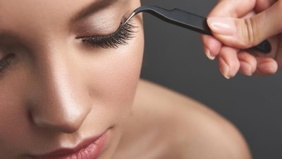 False lashes that add drama and oomph to your look, need to be applied safely and only after heeding expert advice (shutterstock)