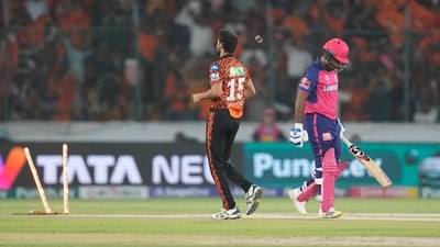 Bhuvneshwar Kumar stunned Rajasthan Royals by handing twin ducks to Sanju Samson and Jos Buttler in the 1st over of the innings.&nbsp; (AP)