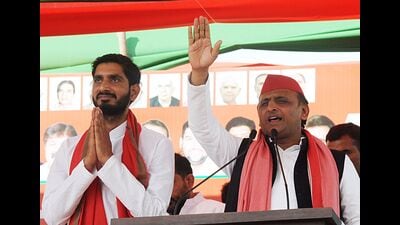 SP chief seeks votes for cousin Aditya Yadav (HT photo) SP chief seeks votes for cousin Aditya Yadav (HT photo)