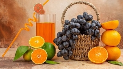 Leads to blood sugar spike: Moreover, juices cause rapid sugar release into your bloodstream—similar to soda—increasing your calorie intake because they’re less filling than whole fruits.&nbsp; (Freepik)