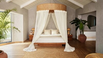 About her bedroom, the actor was quoted as saying by Airbnb, “Tuck into my canopy bed. You’ll love the crisp white sheets and a cosy canopy surrounding you, I know I do.” About her bedroom, the actor was quoted as saying by Airbnb, “Tuck into my canopy bed. You’ll love the crisp white sheets and a cosy canopy surrounding you, I know I do.”