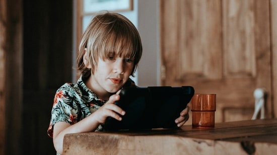 Speech, cognitive processing and motor skills might be delayed in such people. They also experience physical symptoms such as gastrointestinal issues and headaches.&nbsp;(Unsplash)