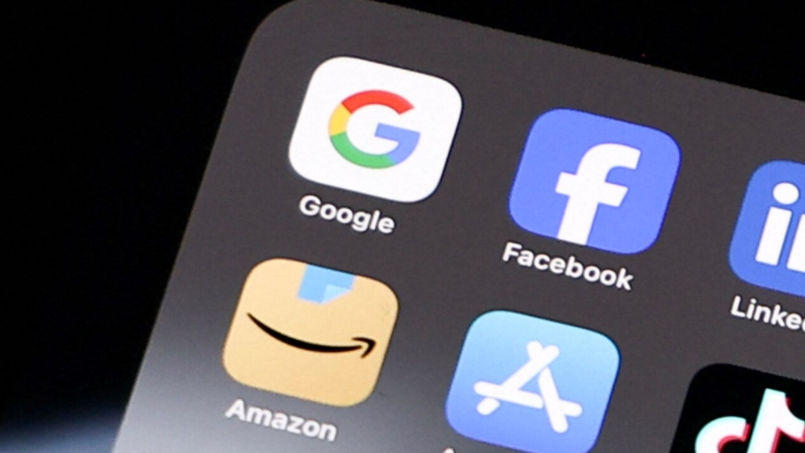 Amazon and Google suspend US green card applications for immigrants - Vimarsana News