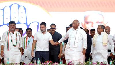 Congress chief Mallikarjun Kharge and Rahul Gandhi in Shivamoga on Thursday. (ANI)