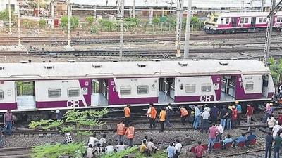 Mumbai, India – May 01, 2024: A Mumbai local train derailed at Harbour Line railway which was coming towards CSMT Railway station on platform no 2, in Mumbai, India, on Wednesday, May 01, 2024. (Photo by Bhushan Koyande/HT Photo) Mumbai, India – May 01, 2024: A Mumbai local train derailed at Harbour Line railway which was coming towards CSMT Railway station on platform no 2, in Mumbai, India, on Wednesday, May 01, 2024. (Photo by Bhushan Koyande/HT Photo)