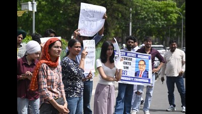 Students protesting outside the V-C office on the Panjab University campus in Chandigarh on Friday. (Ravi Kumar/HT) Students protesting outside the V-C office on the Panjab University campus in Chandigarh on Friday. (Ravi Kumar/HT)