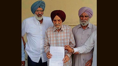 The retired PSPCL junior engineer filed a complaint with the bank manager and police. (HT Photo) The retired PSPCL junior engineer filed a complaint with the bank manager and police. (HT Photo)