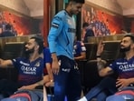 Virat Kohli makes fun of Shubman Gill. Virat Kohli makes fun of Shubman Gill.