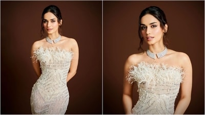 Her stunning makeup look features nude eyeshadow, winged eyeliner, mascara-coated lashes, darkened brows, blushed cheeks, glowing highlighter, and a shade of nude lipstick. (Instagram/@manushi_chhillar) Her stunning makeup look features nude eyeshadow, winged eyeliner, mascara-coated lashes, darkened brows, blushed cheeks, glowing highlighter, and a shade of nude lipstick. (Instagram/@manushi_chhillar)