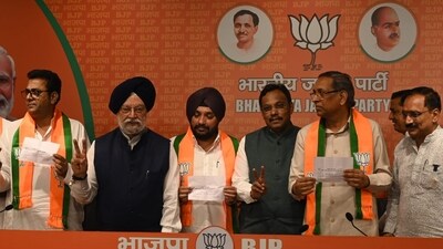 Former Delhi Congress chief Arvinder Singh Lovely joined the BJP on Saturday. Photo: Arvind Yadav Former Delhi Congress chief Arvinder Singh Lovely joined the BJP on Saturday. Photo: Arvind Yadav