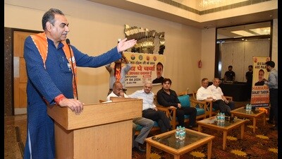 BJP candidate Sanjay Tandon addressing a gathering during his poll campaign in Chandigarh. (HT photo) BJP candidate Sanjay Tandon addressing a gathering during his poll campaign in Chandigarh. (HT photo)