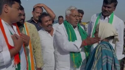 Nizamabad Congress candidate Jeevan Reddy was seen slapping a woman (X/ @ANI) Nizamabad Congress candidate Jeevan Reddy was seen slapping a woman (X/ @ANI)