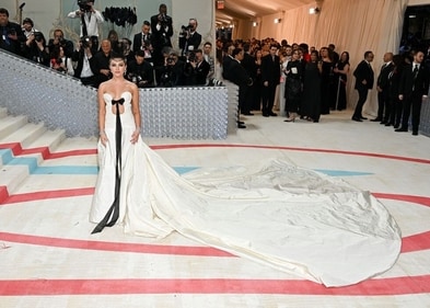 The 'Dune: Part Two' actress shaved her signature blonde hair for a daring Valentino look at the 2023 Met Gala. (Getty Imgaes) The 'Dune: Part Two' actress shaved her signature blonde hair for a daring Valentino look at the 2023 Met Gala. (Getty Imgaes)