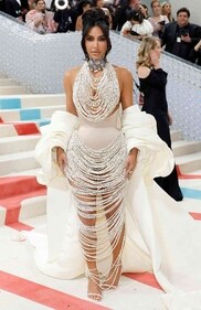In Met Gala 2023 Kardashian showed off her hourglass figure with a custom Schiaparelli haute couture design by Daniel Roseberry. (Pinterest) In Met Gala 2023 Kardashian showed off her hourglass figure with a custom Schiaparelli haute couture design by Daniel Roseberry. (Pinterest)