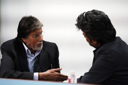 On his blog, Amitabh posted a photo of the duo deep in conversation. On his blog, Amitabh posted a photo of the duo deep in conversation.