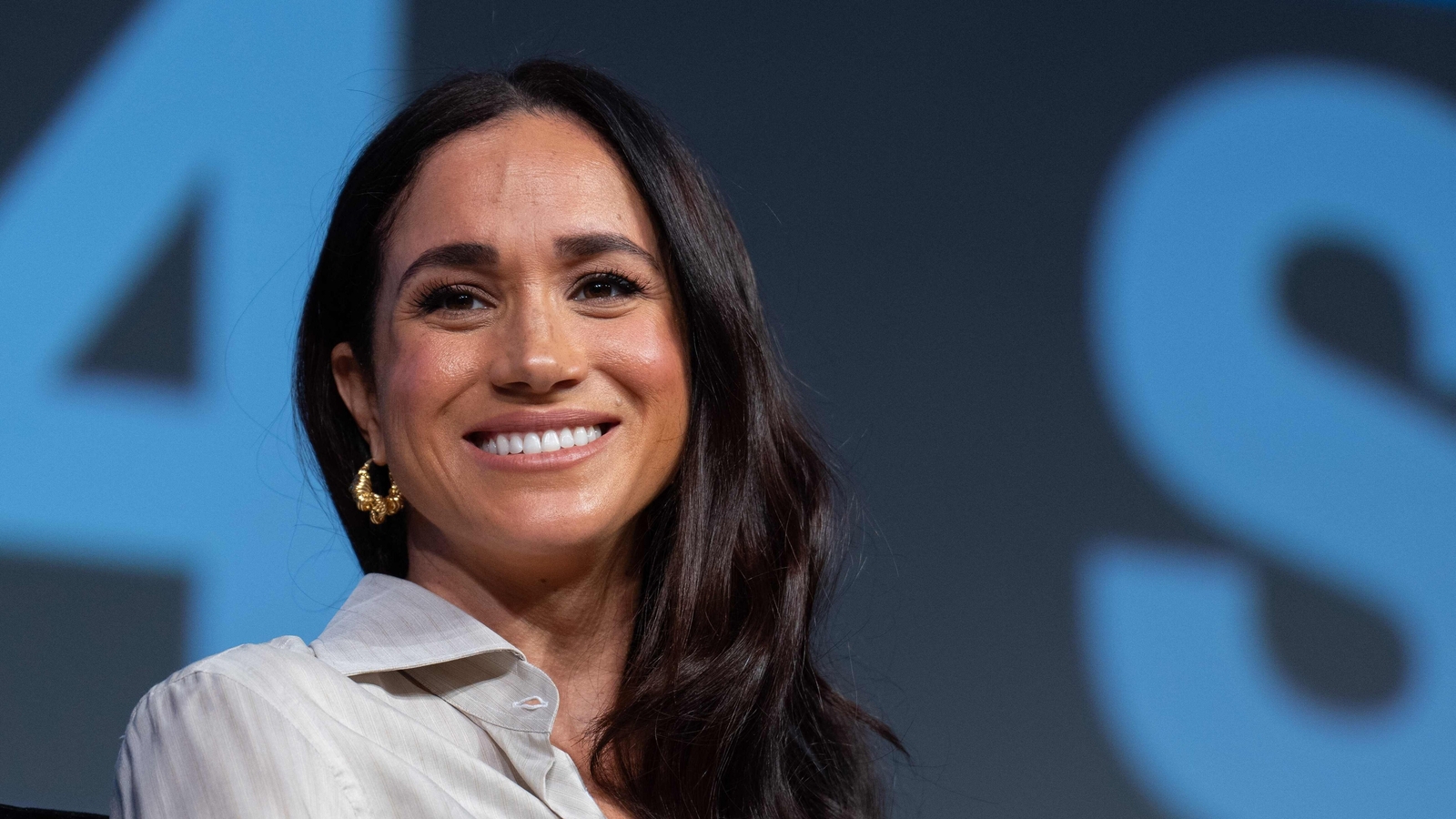 Meghan Markle is 'done' with the UK and the royal drama, claims royal expert - Vimarsana News