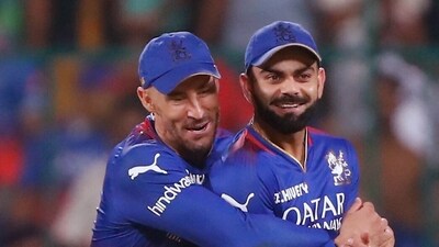 Bengaluru, May 04 (ANI): Royal Challengers Bengaluru's skipper Faf du Plessis and Virat Kohli celebrate a wicket. (IPL) Bengaluru, May 04 (ANI): Royal Challengers Bengaluru's skipper Faf du Plessis and Virat Kohli celebrate a wicket. (IPL)
