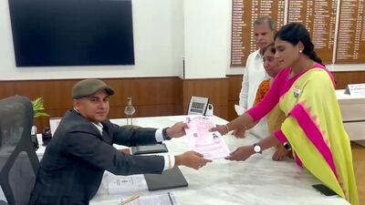 Andhra Pradesh Congress chief and party's candidate from Kadapa seat YS Sharmila files her nomination papers for the Lok Sabha polls, in Kadapa on April 20. (ANI) Andhra Pradesh Congress chief and party's candidate from Kadapa seat YS Sharmila files her nomination papers for the Lok Sabha polls, in Kadapa on April 20. (ANI)