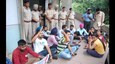 On April 29, eight students had tried to enter the V-C’s office by force. One of them also allegedly led a procession through a residential area later that day. (HT file photo/for representation only)